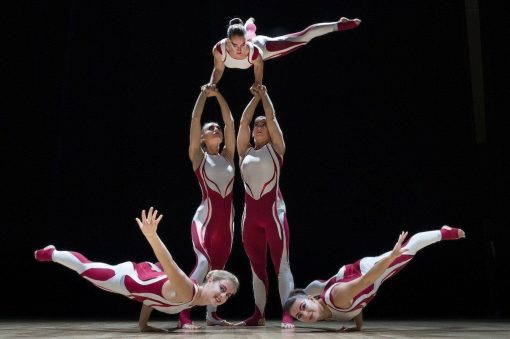 All female acrobatic troupe