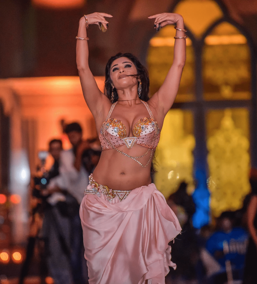 belly dancer UAE