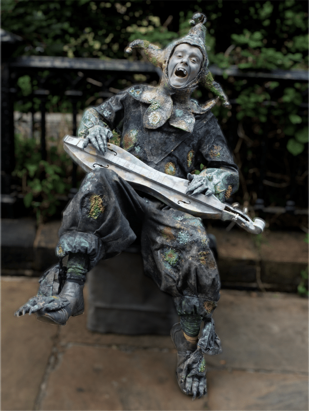 Musical Statues fr hire Book Living Statues Street Performers