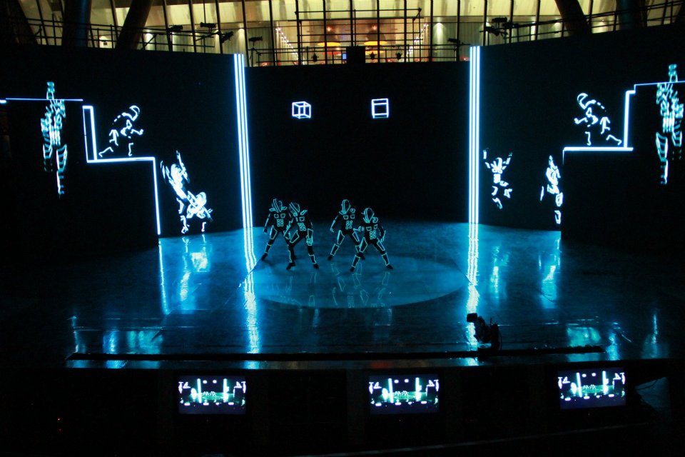 multimedia Dancers