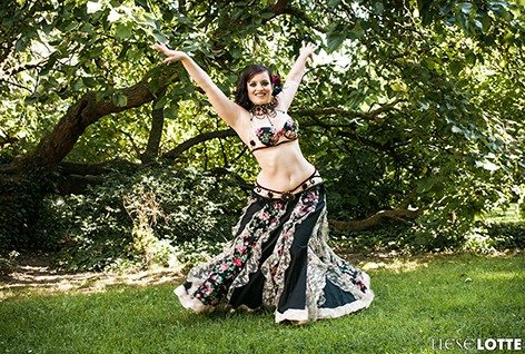 belly dancer to hire