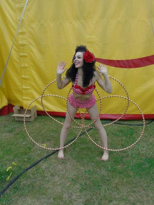 hula hoop artist