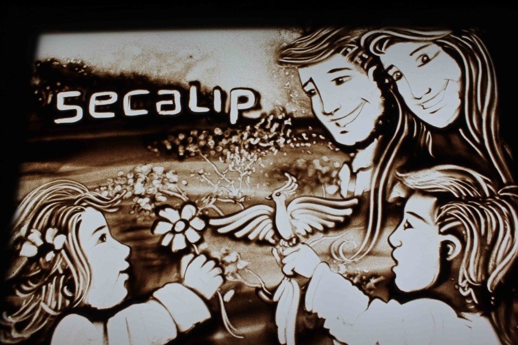 Sand Artist Spain Hire Sand Stories For Events Bespoke Entertainment