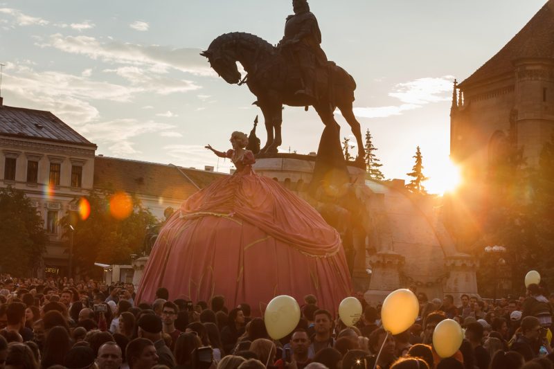 Giant Dress Performer Shopping Mall Entertainment Hire Festival