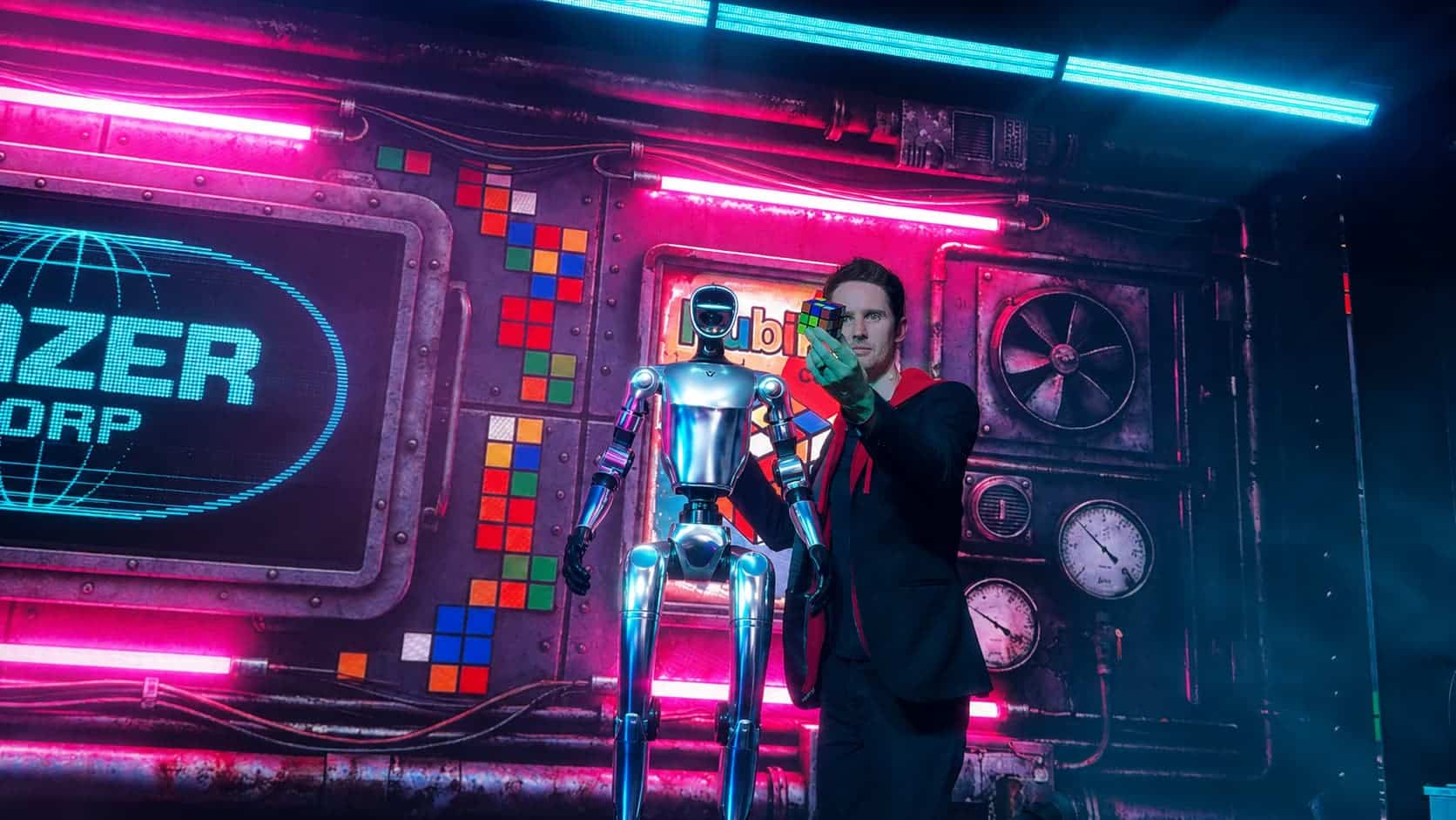 Keelan Leyser performing HACKED with Navitron the robot for a corporate event in Las Vegas